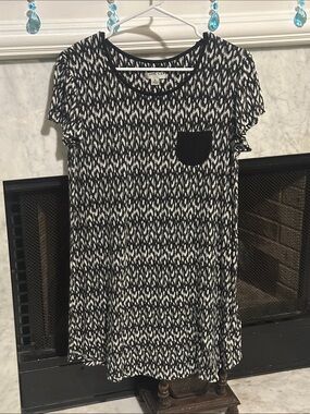 Anne Klein Black and White Mini Shift with Contrast Pocket